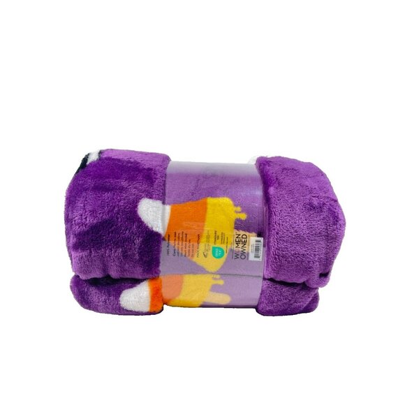 Halloween Spooky Treats Velvet Plush Throw Blanket 50" x 60" - Picture 7 of 10